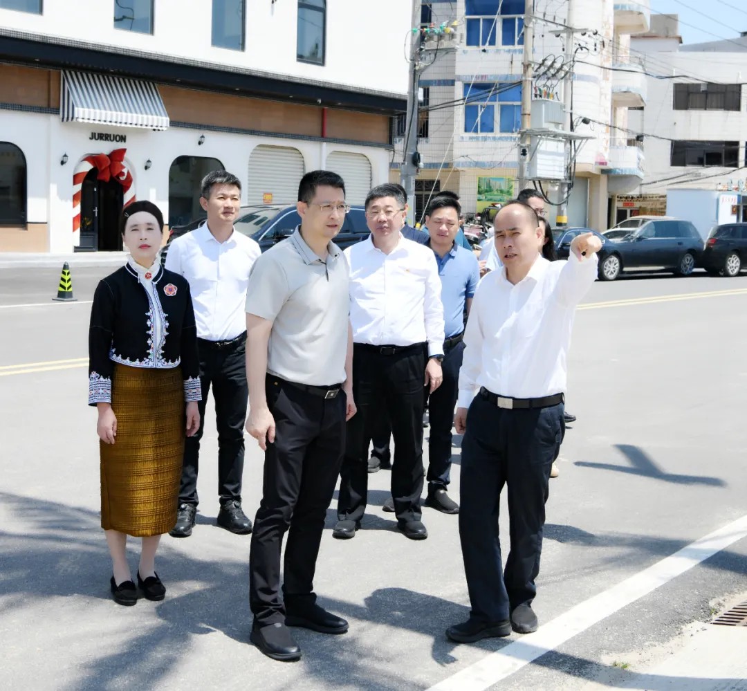 【大拼經(jīng)濟 大抓發(fā)展】縣委主要領導帶隊開展“四下基層”現(xiàn)場辦公活動