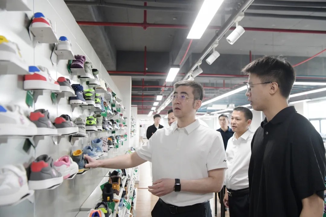 【大拼經(jīng)濟 大抓發(fā)展】縣政府主要領導帶隊開展“四下基層”現(xiàn)場辦公活動